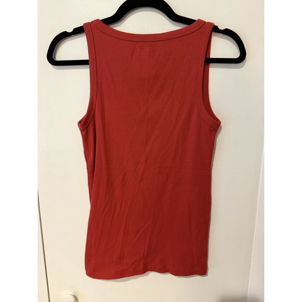 Old Navy Tank Top Womens Size Medium Red Sleeveless Shirt Stretch First Layer - Picture 4 of 4